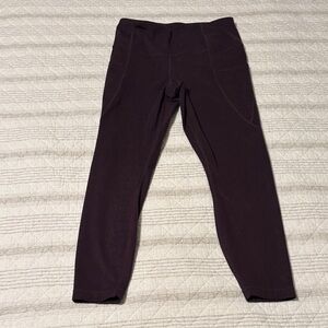 Active Life Women’s Plum Capri Leggings